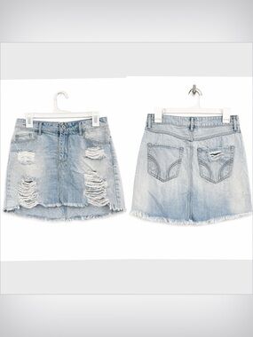 Hollister Distressed Denim Mini Skirt Size 5/27 Light Wash Raw Hem Y2K edgy vibe